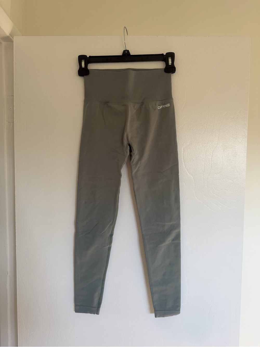 High-Waist sage green Leggings with Comfort Waistband